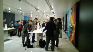 Samsung-Galaxy-S5-stand-2-mondo3.jpg