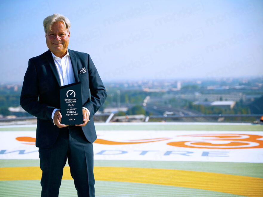Jeffrey Hedberg (WINDTRE) con il Premio Ookla Speedtest