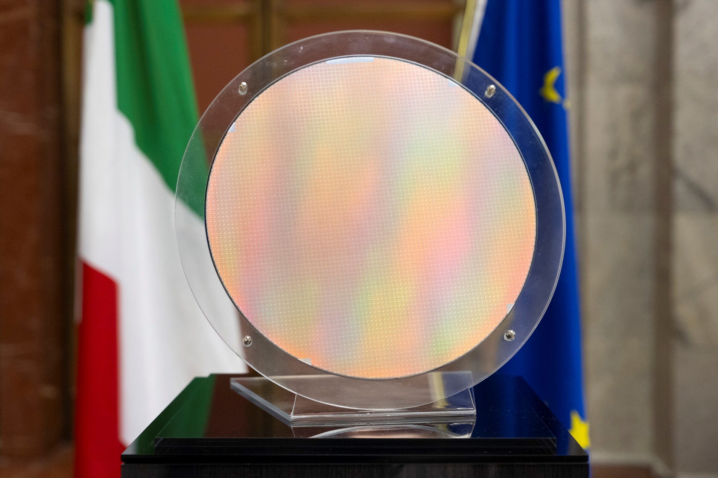 Il primo Secure Microchip progettato in Italia è s &hellip;